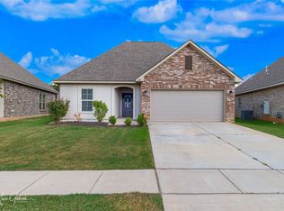 221 Hyperion St, Bossier City, LA 71111