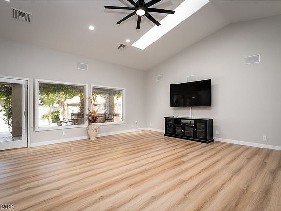 5th image of 6260 Darby Ave