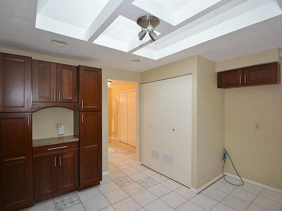 3rd image of 11841 Fairsprings Ct