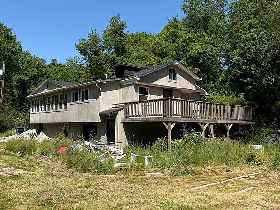 4th image of 141 Fursin Ave