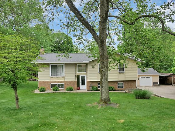 2nd image of 51 Horseshoe Ct