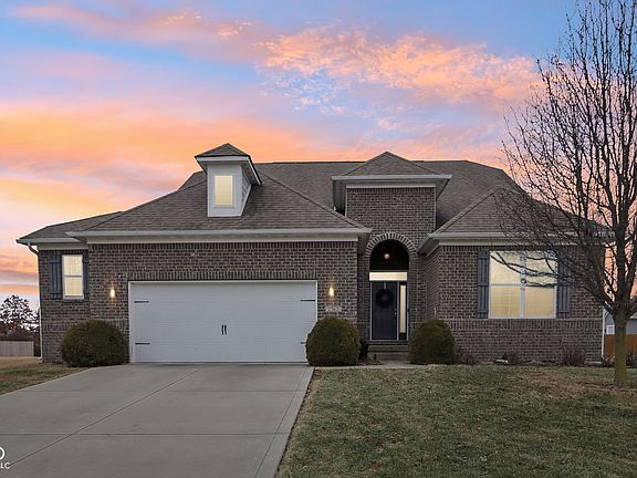 2nd image of 2762 Chalbury Dr