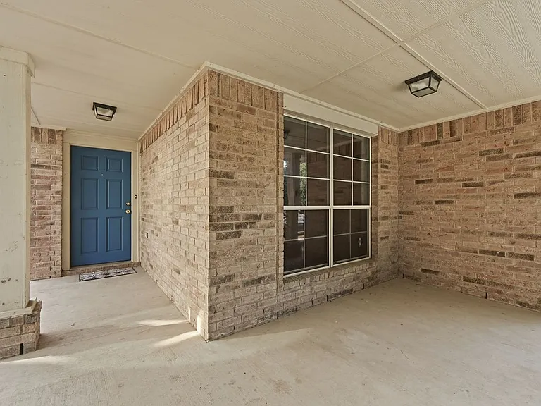 920 Coronation Way — Photo 4