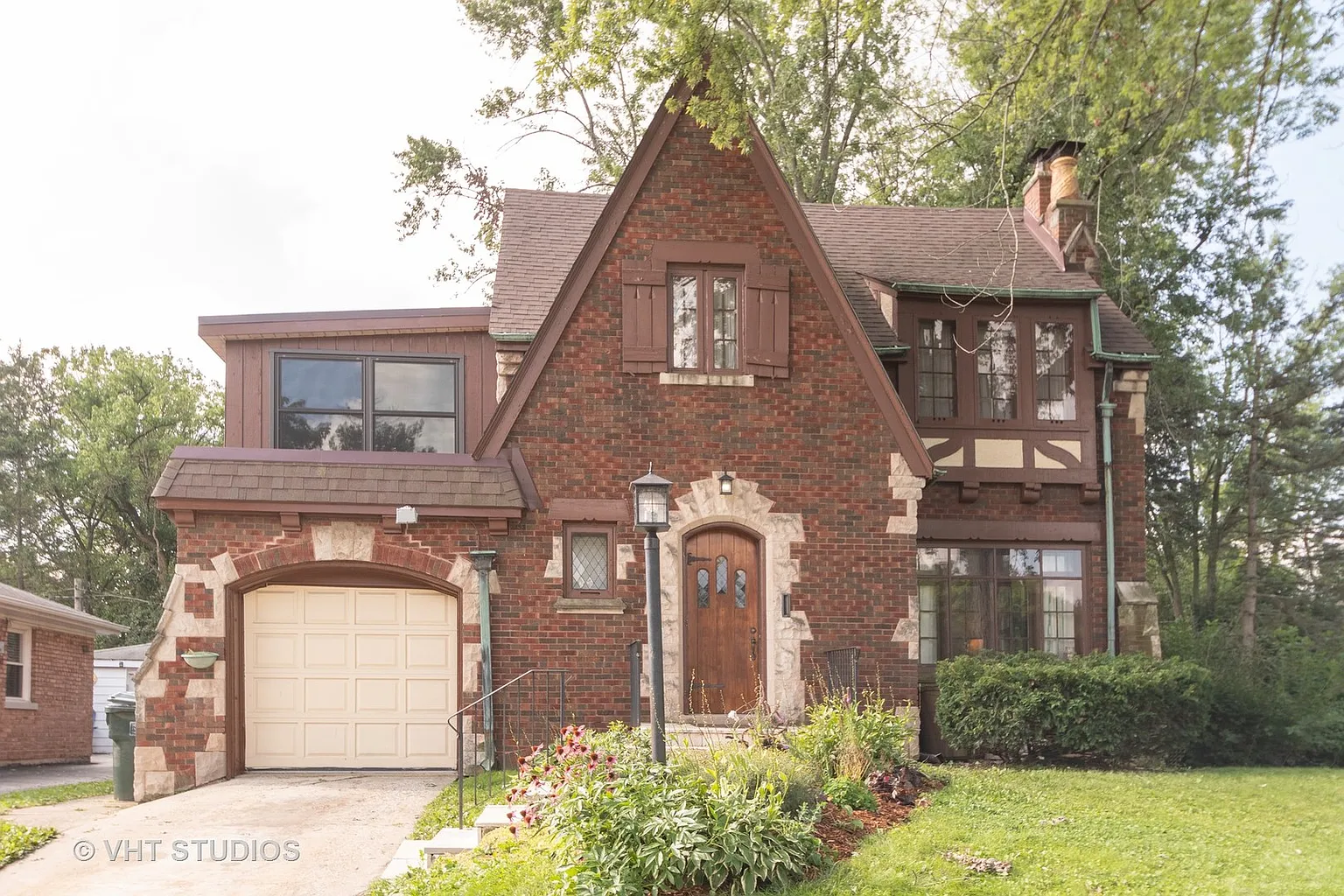 2321 Hawthorne Rd photo 1