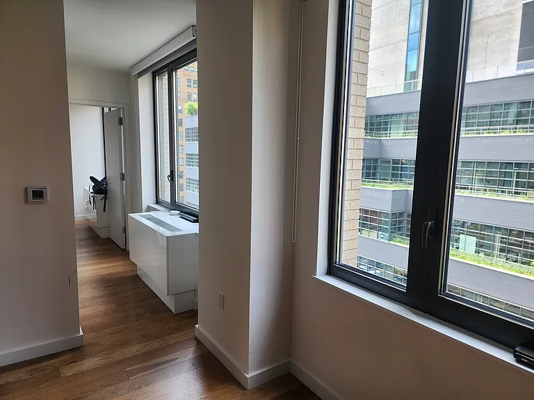 411 W 35th St #10F — Photo 2