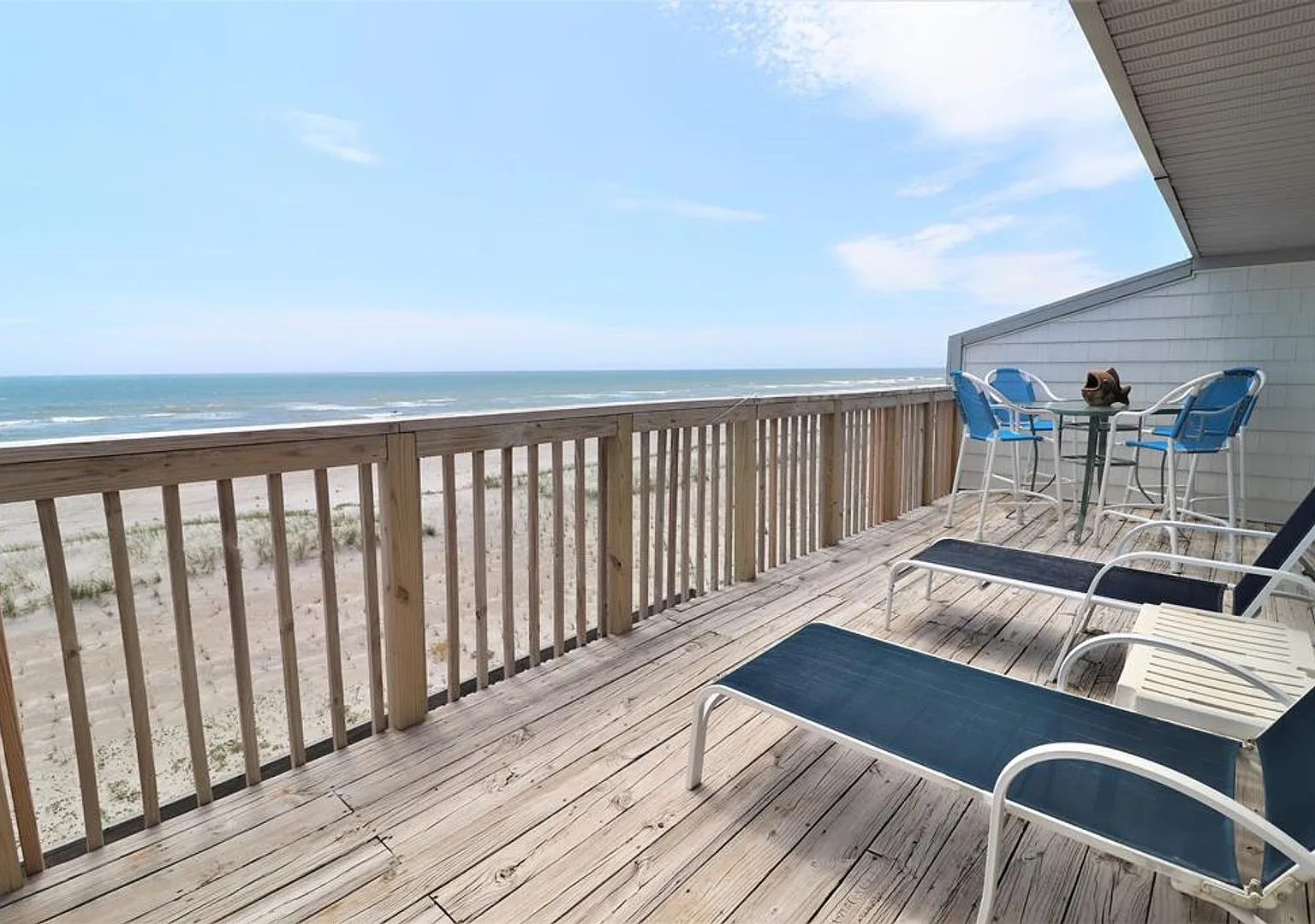 Oceanfront Off Season Rental — Photo 1