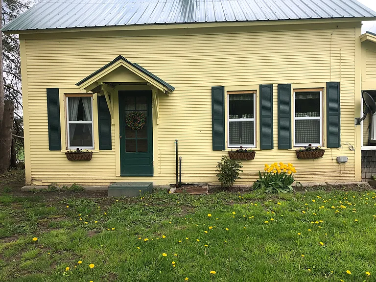 3276 North Rd — Photo 2