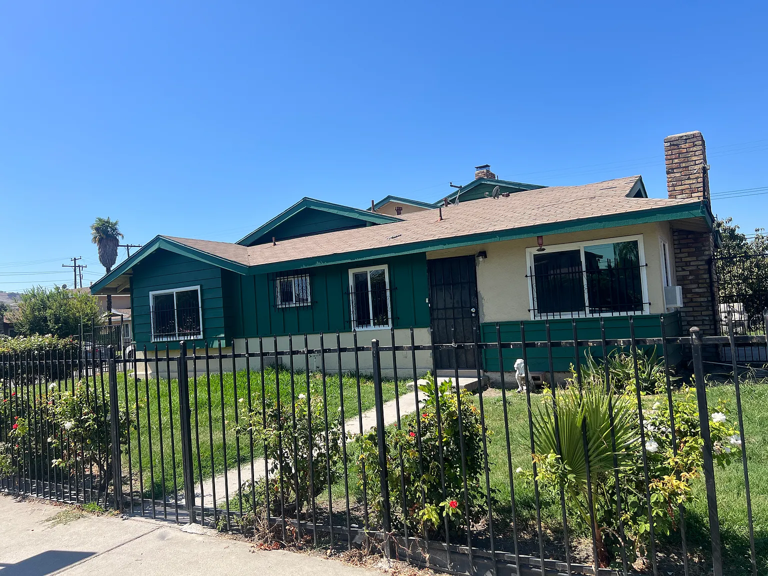 2 bed, 1100 sqft, $2,400 — Photo 1