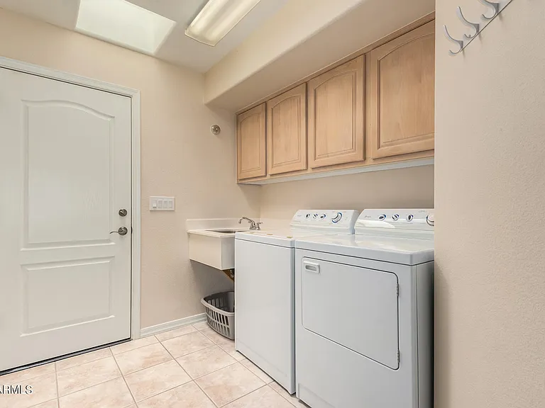 27422 N Montana Dr — Photo 21