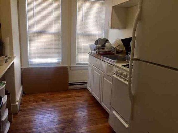 3rd image of 70 Pearl St #2