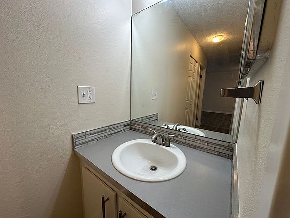 4th image of 4110 Hale Pkwy APT 2F