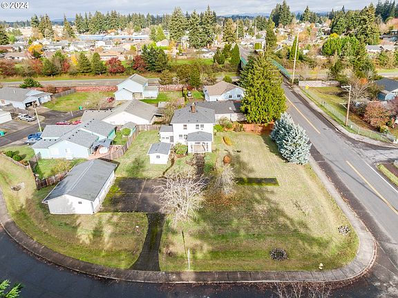 2nd image of 8104 NE 107th Ave