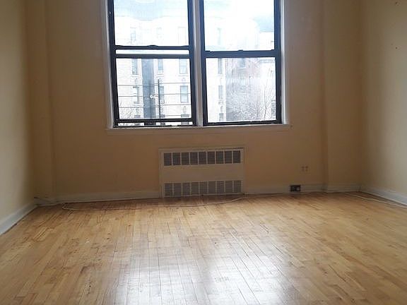 5th image of 215 W 101st St APT 4D