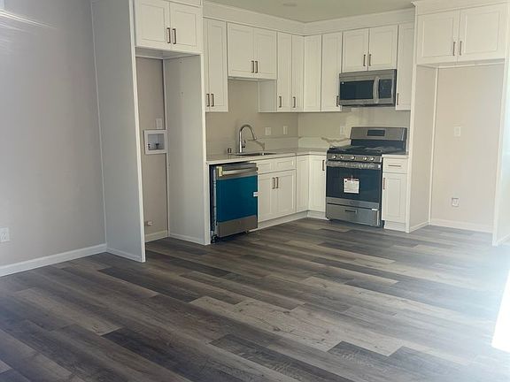 2nd image of 1828 W Glen Ave #7