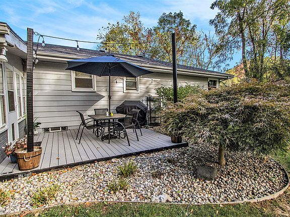 3rd image of 8265 Lake Vista Dr