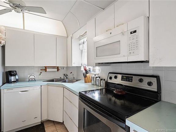 5th image of 1929 SW Palm City Rd APT 15-B