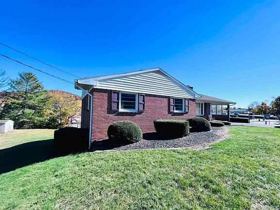 2nd image of 365 Linden Dr