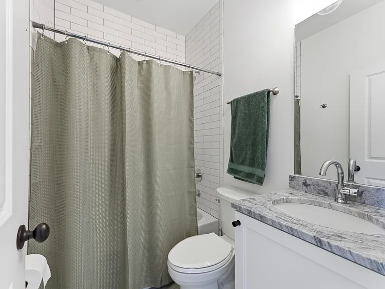 656 Bull St — Photo 20