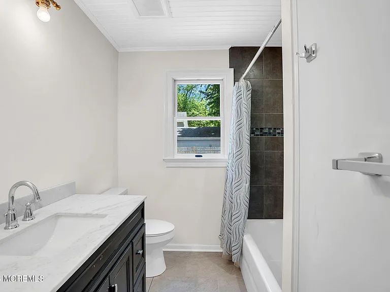 12 Market St — Photo 16