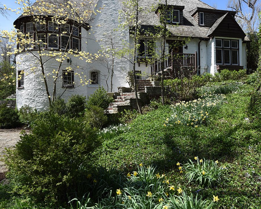 1st image of 1515 Woodstock Dr