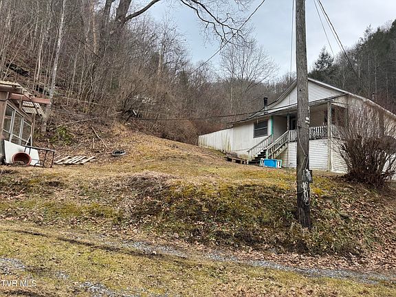 3rd image of 195 Hanging Tree Rd