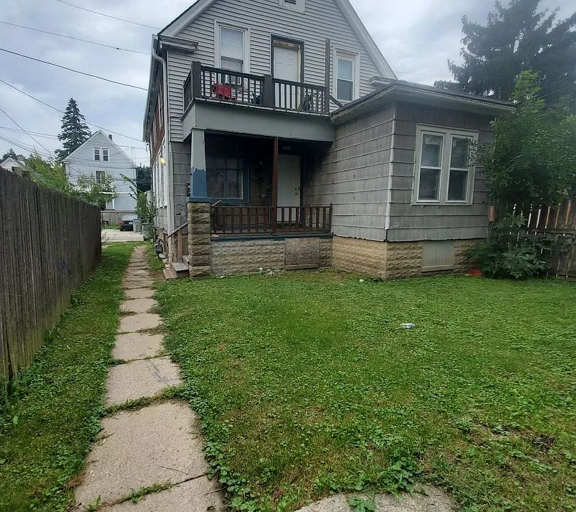 1027 S 26th St. - 4 Unit