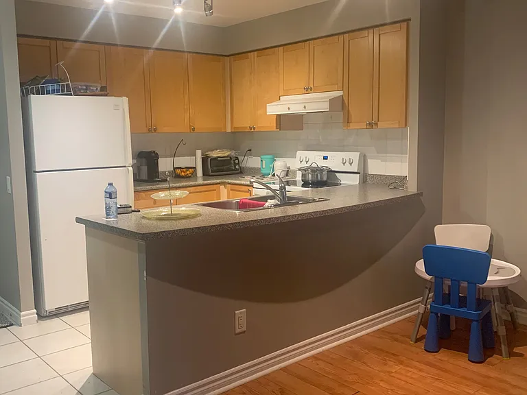 25 Kingsbridge Garden Cir #923 — Photo 13