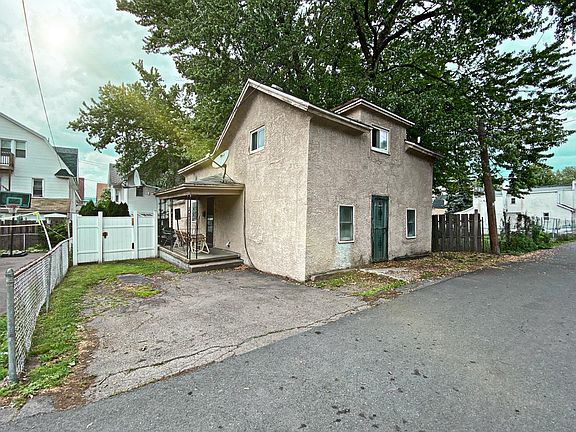 2nd image of 219 Donnelly Ct