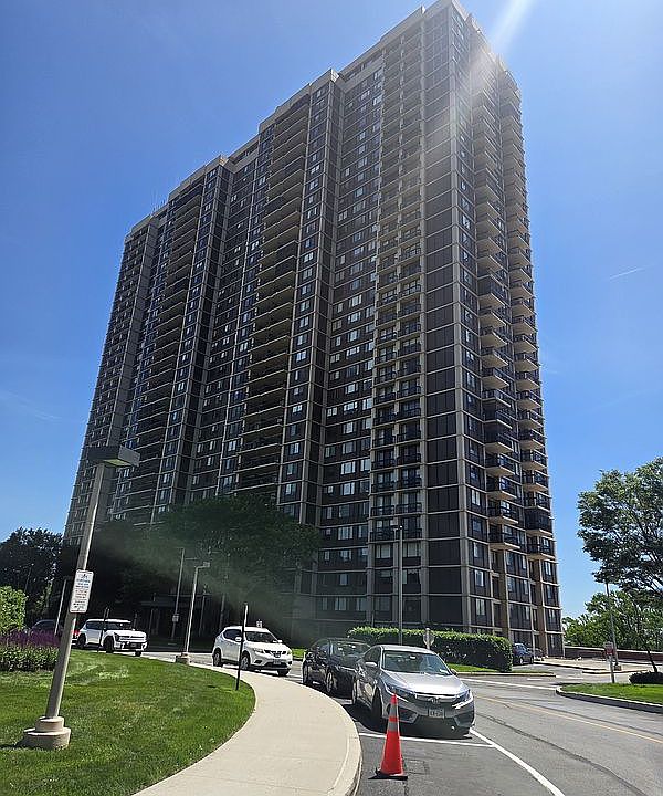 1st image of 271-10 Grand Central Pkwy APT 16Y