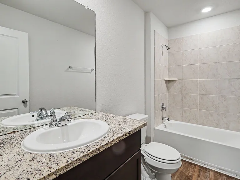 144 Hogans Aly — Photo 17