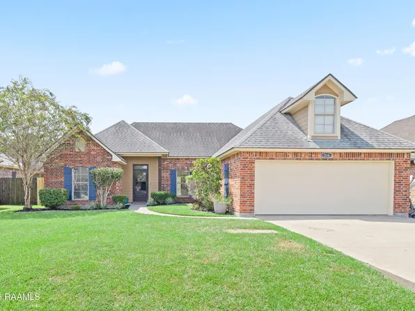 218 Oak Hill Ln, Youngsville, LA 70592