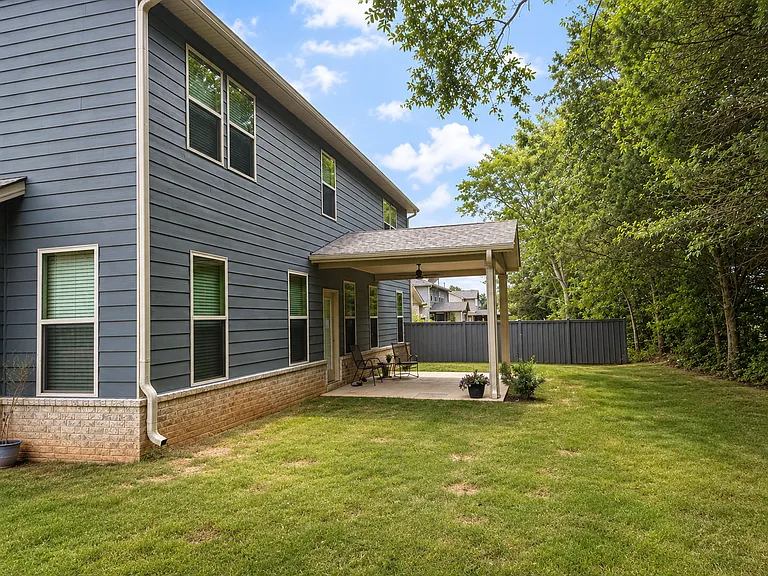 1104 Gilbert Ct — Photo 31