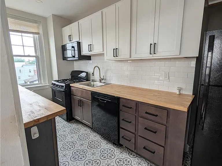 1458 Northampton St #5 — Photo 11