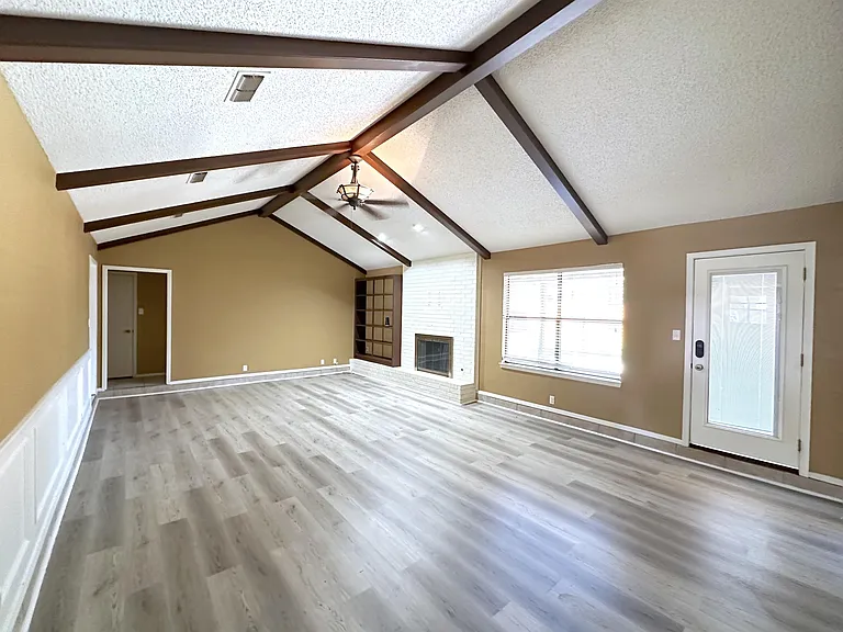 4107 Angelina Dr — Photo 2