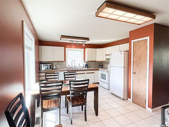 3rd image of 506 2nd St W