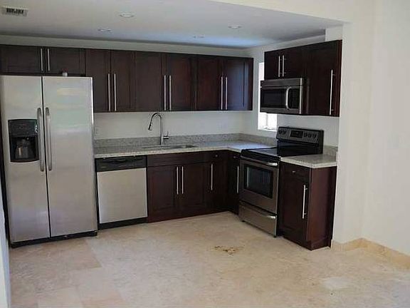 3rd image of 610 NE 115th St