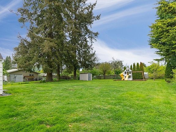 4th image of 118 Cowlitz Dr
