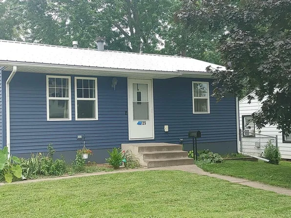 4225 N Pine St, Davenport, IA 52806