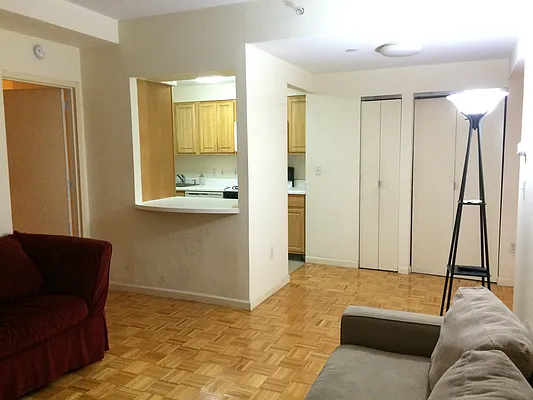 Rented by Lucien Perry | media 10