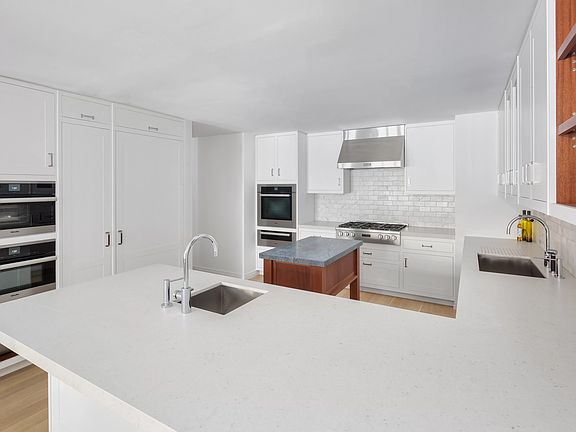 4th image of 210 W 77th St APT 7W