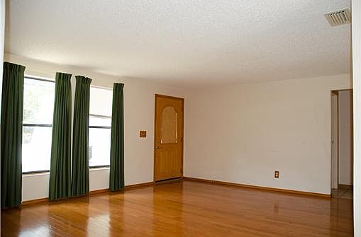 2nd image of 1100 Mineola Ct