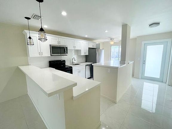3rd image of 13757 Flora Pl APT A