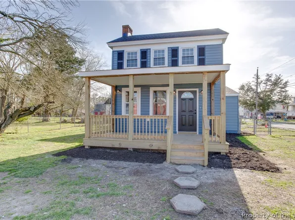 9 Lodge Rd, Poquoson, VA 23662