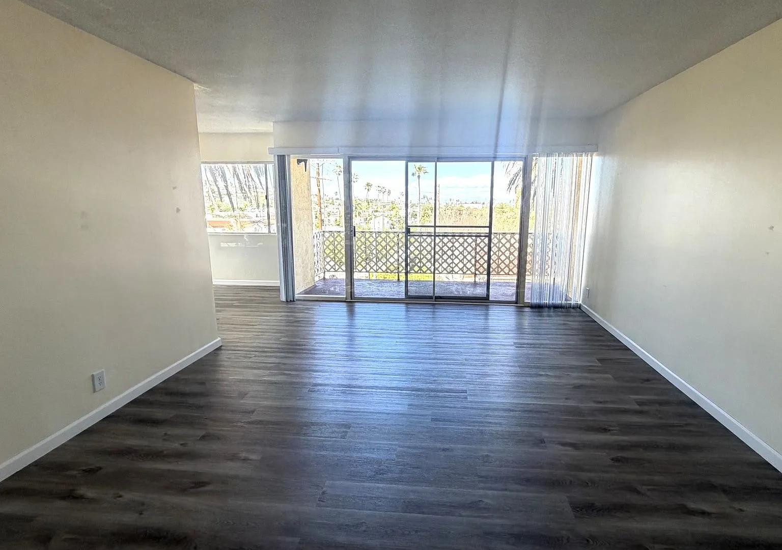 3620 S PACIFIC AVE — Photo 2