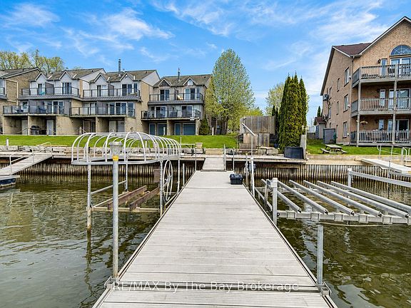 3rd image of 216 River Rd E #1