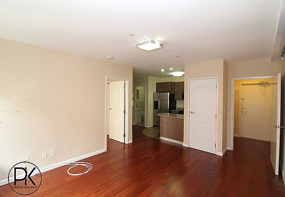3rd image of 211 Kingsland Ave APT 3R