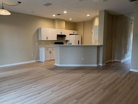4th image of 650 Pinebranch Cir