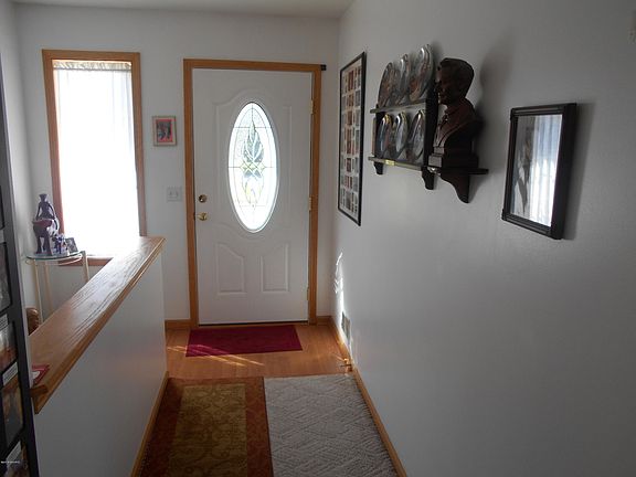 3rd image of 1521 Spencer Ave