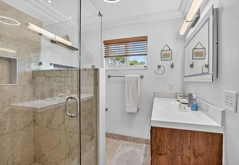 424 SW 7th Way — Photo 28