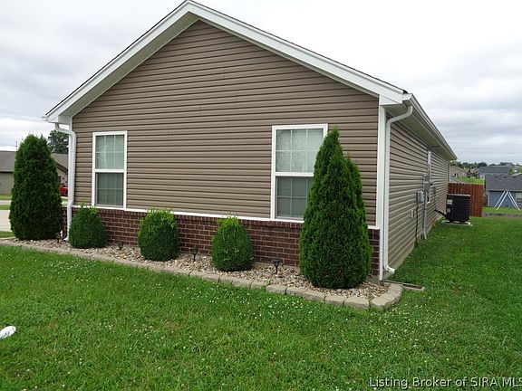 3rd image of 9024 Woodford Drive